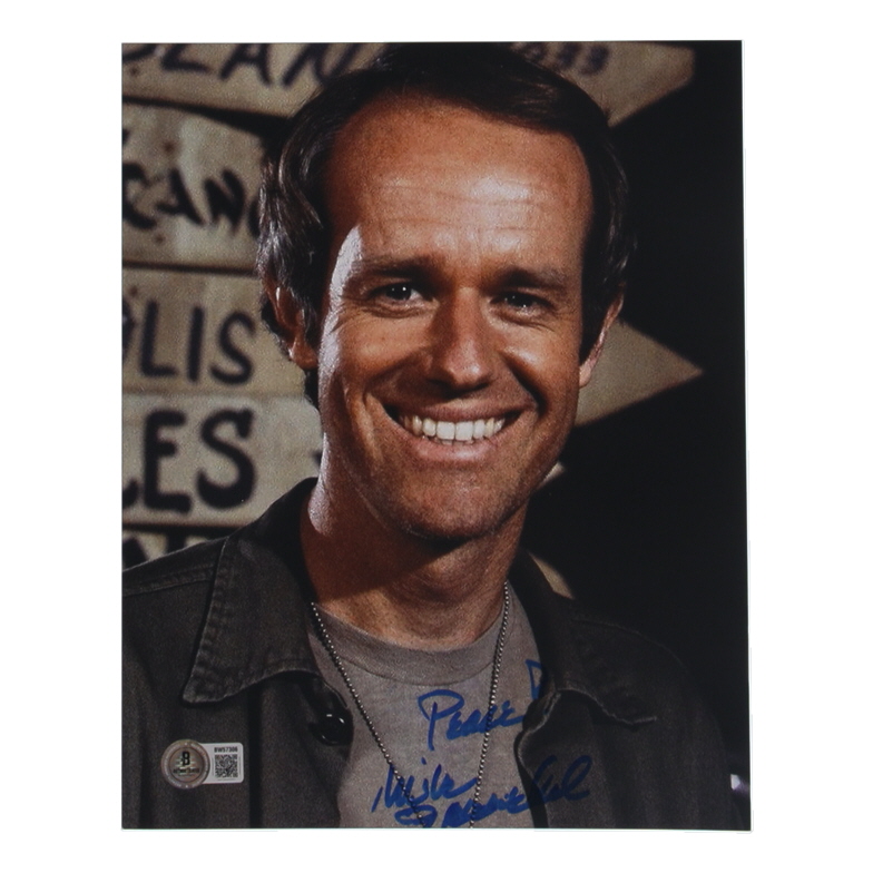 Mike Farrell Signed "M.A.S.H." 8x10 Photo Inscribed "Peace!" (Beckett) at PristineAuction.com Mike Farrell Signed "M.A.S.H." 8x10 Photo Inscribed "Peace!" (Beckett) at PristineAuction.com