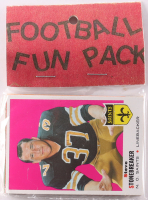 1969 Topps Football Card Fun Pack with (10) Cards at PristineAuction.com