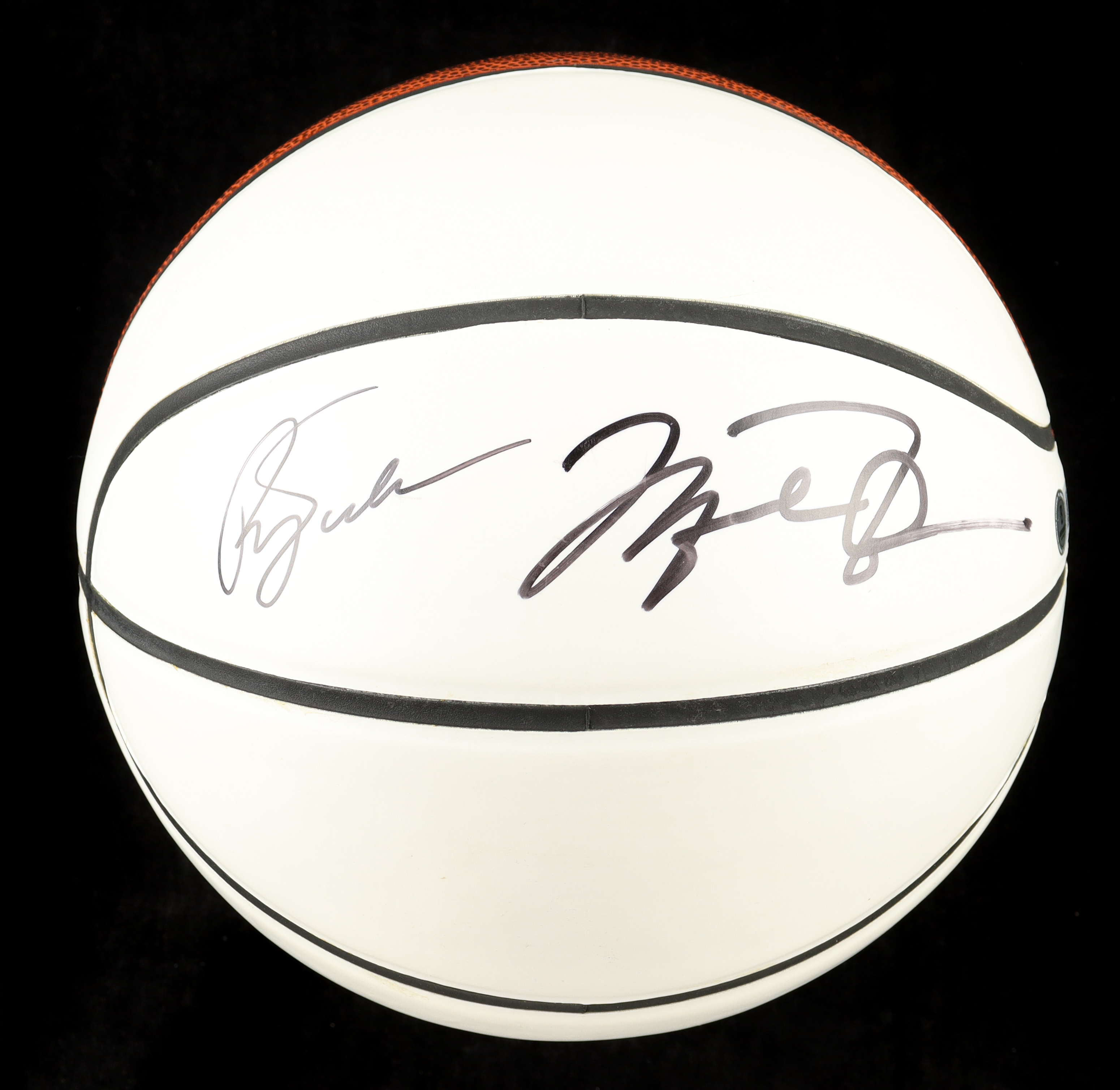 Michael Jordan & Phil Jackson Dual-Signed Basketball (Beckett) at PristineAuction.com Michael Jordan & Phil Jackson Dual-Signed Basketball (Beckett) at PristineAuction.com