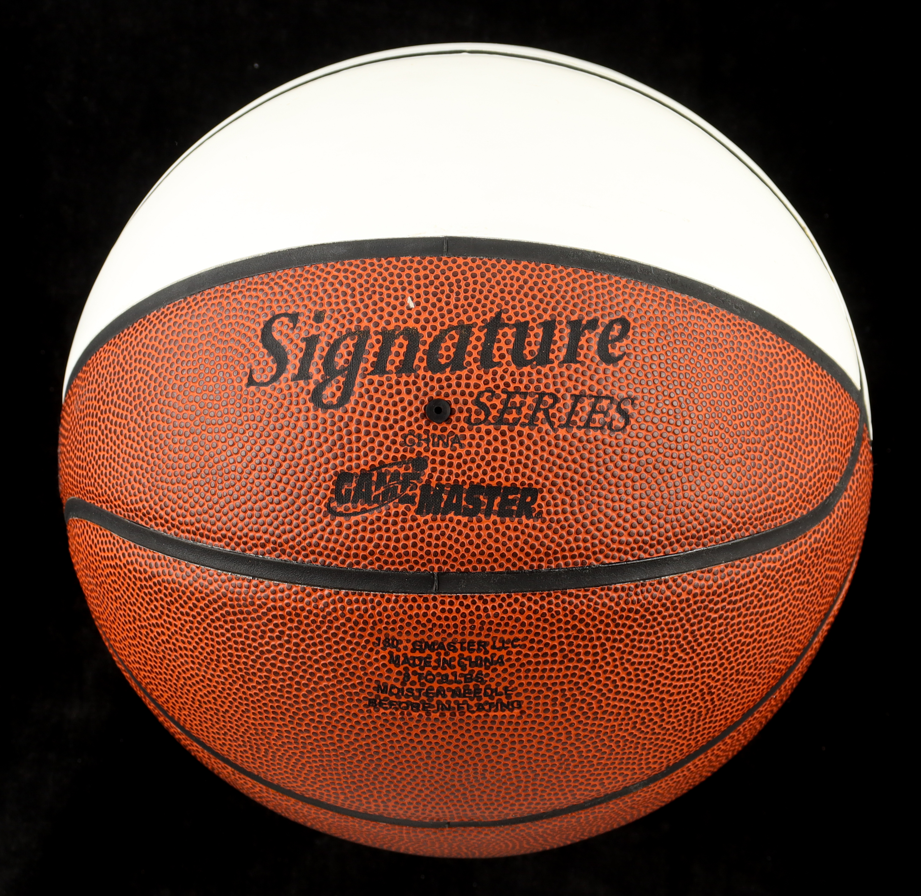 Michael Jordan & Phil Jackson Dual-Signed Basketball (Beckett) at PristineAuction.com Michael Jordan & Phil Jackson Dual-Signed Basketball (Beckett) at PristineAuction.com