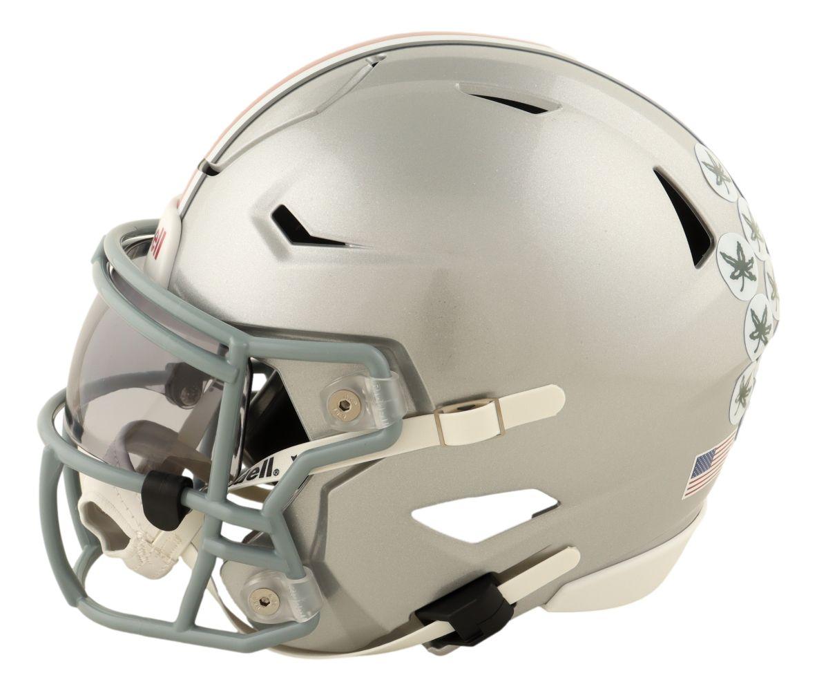 Justin Fields Signed Ohio State Buckeyes Mid-Size Speedflex Helmet (Beckett) at PristineAuction.com Justin Fields Signed Ohio State Buckeyes Mid-Size Speedflex Helmet (Beckett) at PristineAuction.com