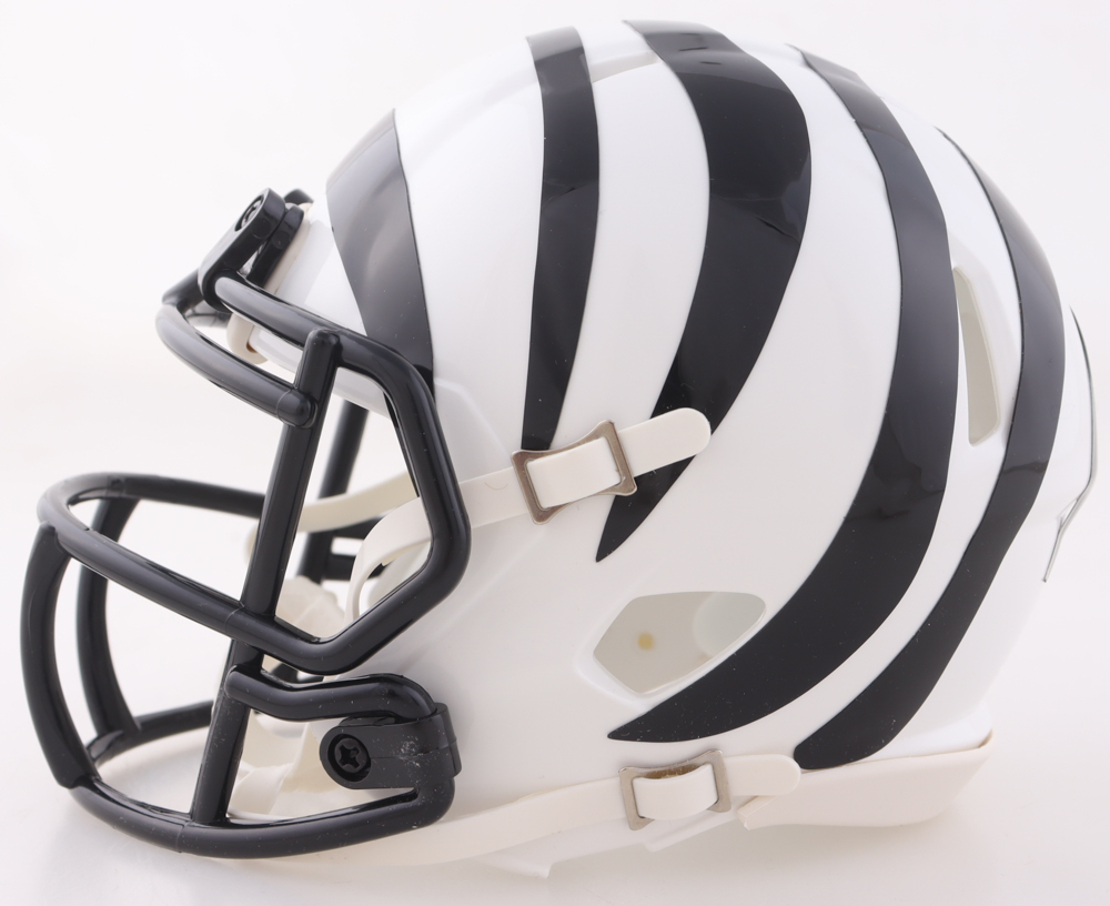 Joe Burrow Signed Bengals Speed Mini Helmet (Fanatics) at PristineAuction.com Joe Burrow Signed Bengals Speed Mini Helmet (Fanatics) at PristineAuction.com