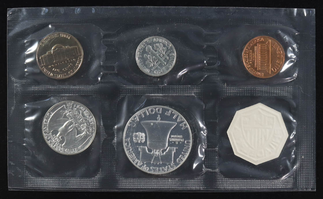 1962 Uncirculated United States Mint Souvenir (5) Coin Set at PristineAuction.com 1962 Uncirculated United States Mint Souvenir (5) Coin Set at PristineAuction.com
