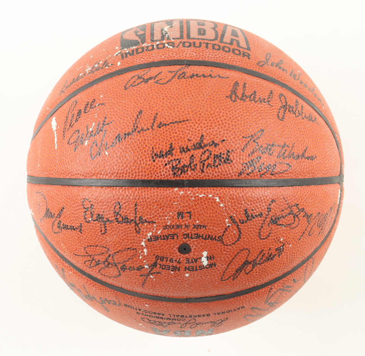 Kareem Abdul-Jabbar, Magic Johnson, Wilt Chamberlain, Oscar Robertson | NBA Hall of Famers & Legends Basketball with Display Case (28) (Beckett) at PristineAuction.com Kareem Abdul-Jabbar, Magic Johnson, Wilt Chamberlain, Oscar Robertson | NBA Hall of Famers & Legends Basketball with Display Case (28) (Beckett) at PristineAuction.com