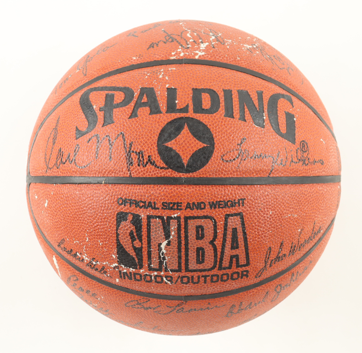 Kareem Abdul-Jabbar, Magic Johnson, Wilt Chamberlain, Oscar Robertson | NBA Hall of Famers & Legends Basketball with Display Case (28) (Beckett) at PristineAuction.com Kareem Abdul-Jabbar, Magic Johnson, Wilt Chamberlain, Oscar Robertson | NBA Hall of Famers & Legends Basketball with Display Case (28) (Beckett) at PristineAuction.com