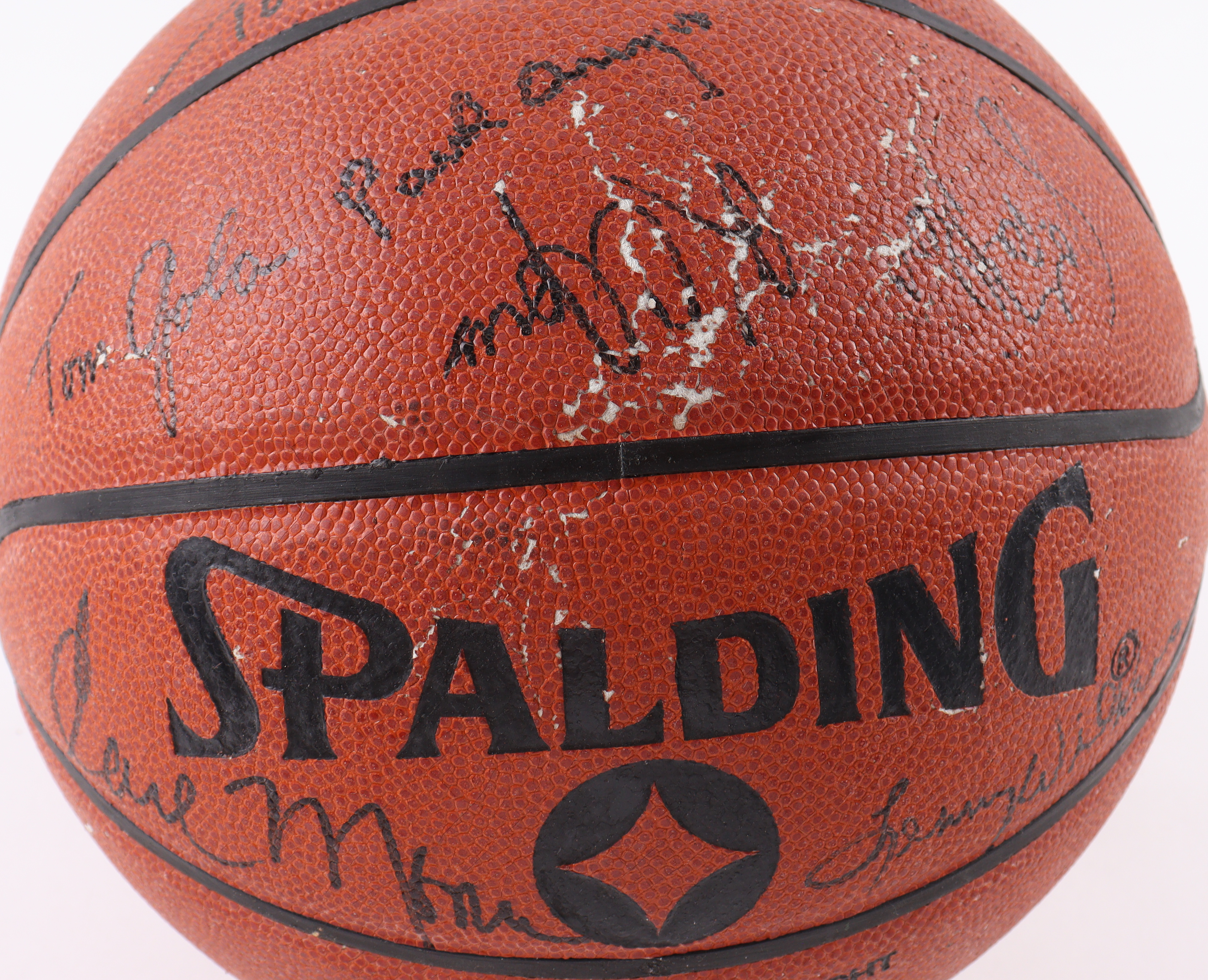 Kareem Abdul-Jabbar, Magic Johnson, Wilt Chamberlain, Oscar Robertson | NBA Hall of Famers & Legends Basketball with Display Case (28) (Beckett) at PristineAuction.com Kareem Abdul-Jabbar, Magic Johnson, Wilt Chamberlain, Oscar Robertson | NBA Hall of Famers & Legends Basketball with Display Case (28) (Beckett) at PristineAuction.com