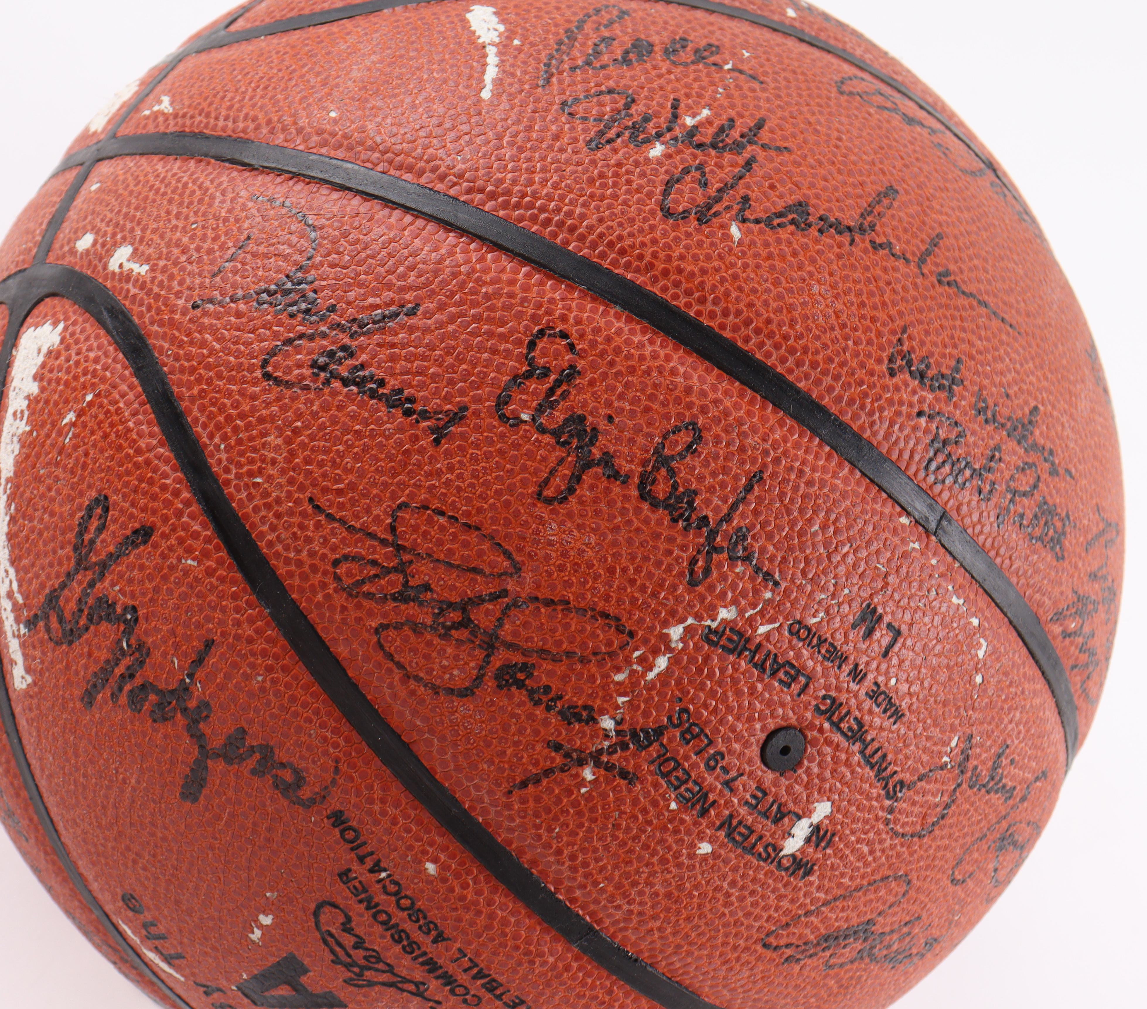 Kareem Abdul-Jabbar, Magic Johnson, Wilt Chamberlain, Oscar Robertson | NBA Hall of Famers & Legends Basketball with Display Case (28) (Beckett) at PristineAuction.com Kareem Abdul-Jabbar, Magic Johnson, Wilt Chamberlain, Oscar Robertson | NBA Hall of Famers & Legends Basketball with Display Case (28) (Beckett) at PristineAuction.com