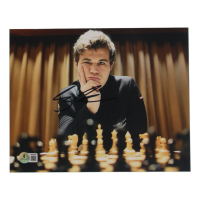 Magnus Carlsen Signed 8x10 Photo (Beckett) at PristineAuction.com