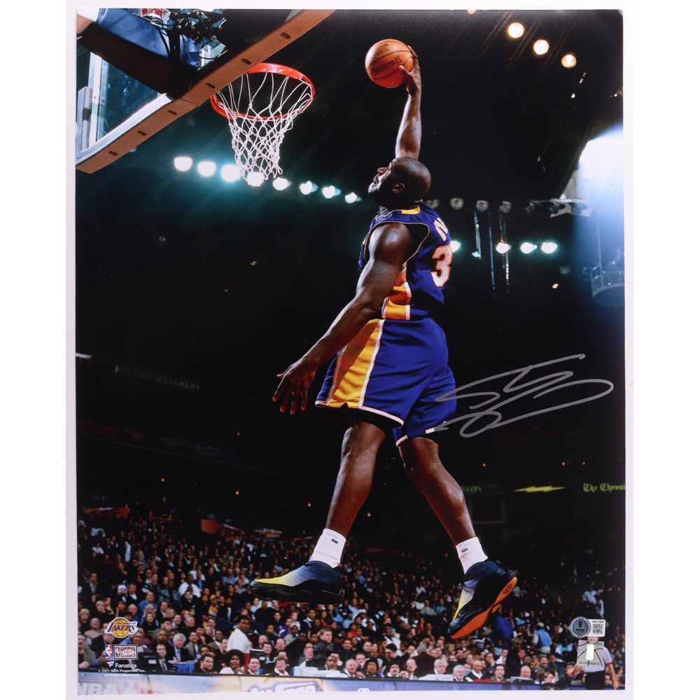 Shaquille O'Neal Signed Lakers 16x20 Photo (Beckett) at PristineAuction.com