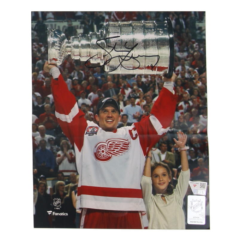 Steve Yzerman Signed 8x10 Photo (Fanatics) at PristineAuction.com Steve Yzerman Signed 8x10 Photo (Fanatics) at PristineAuction.com