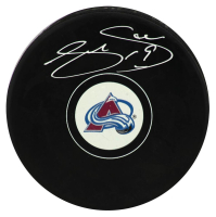Joe Sakic Signed Avalanche Logo Hockey Puck (Schwartz) at PristineAuction.com