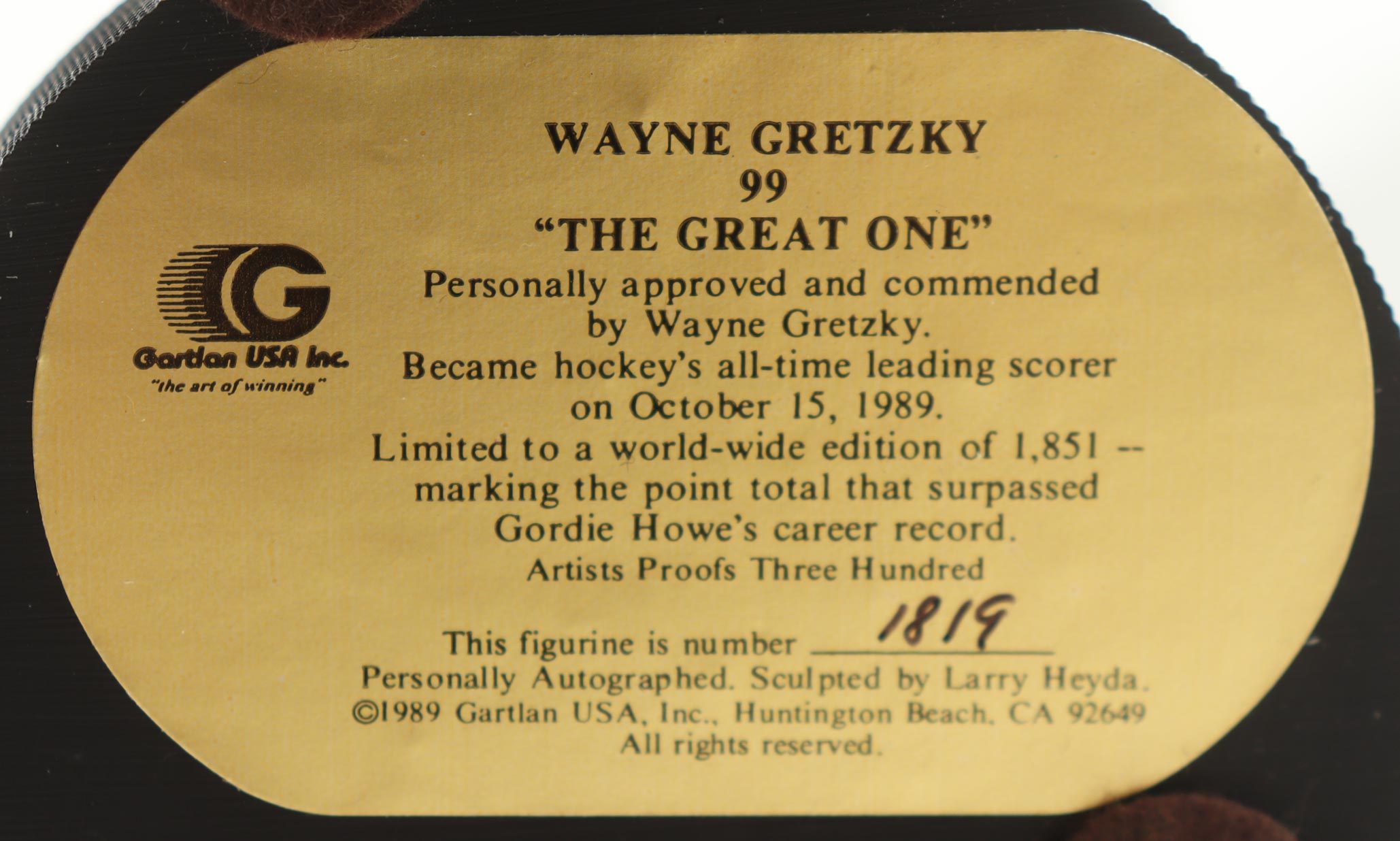 Wayne Gretzky Signed Kings Cut Display with "The Great One" Official Statue #1819 (Gartlan) at PristineAuction.com Wayne Gretzky Signed Kings Cut Display with "The Great One" Official Statue #1819 (Gartlan) at PristineAuction.com