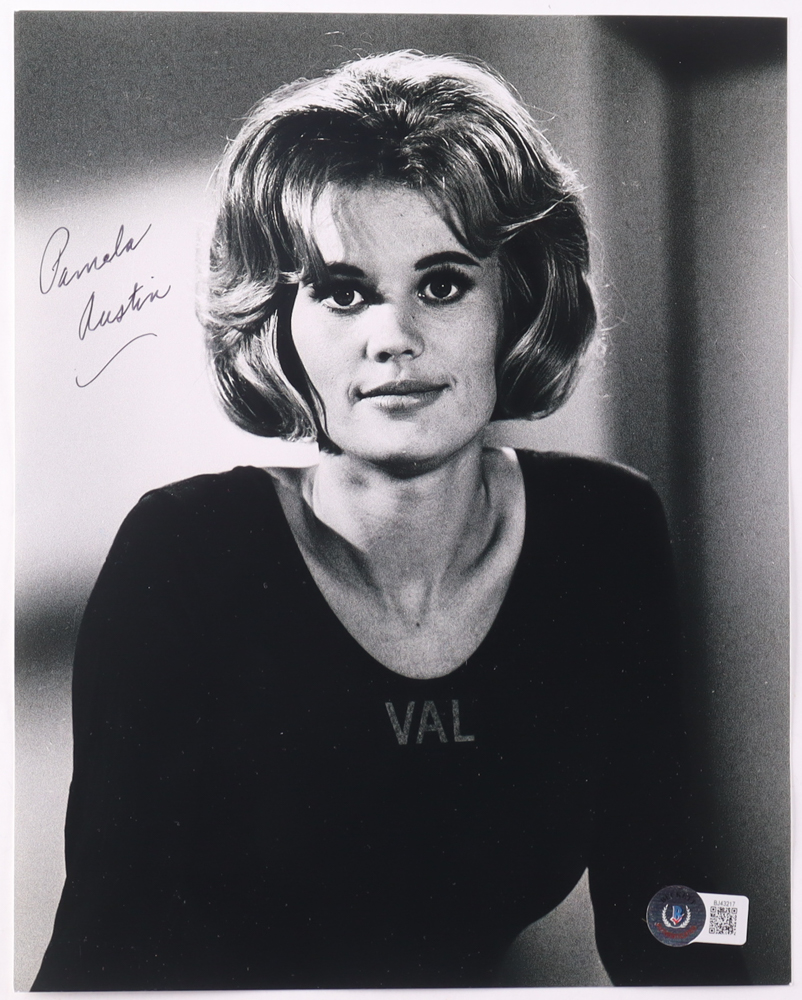 Pamela Austin Signed 8x10 Photo (Beckett) at PristineAuction.com Pamela Austin Signed 8x10 Photo (Beckett) at PristineAuction.com