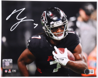 Bijan Robinson Signed Falcons 8x10 Photo (Beckett) at PristineAuction.com
