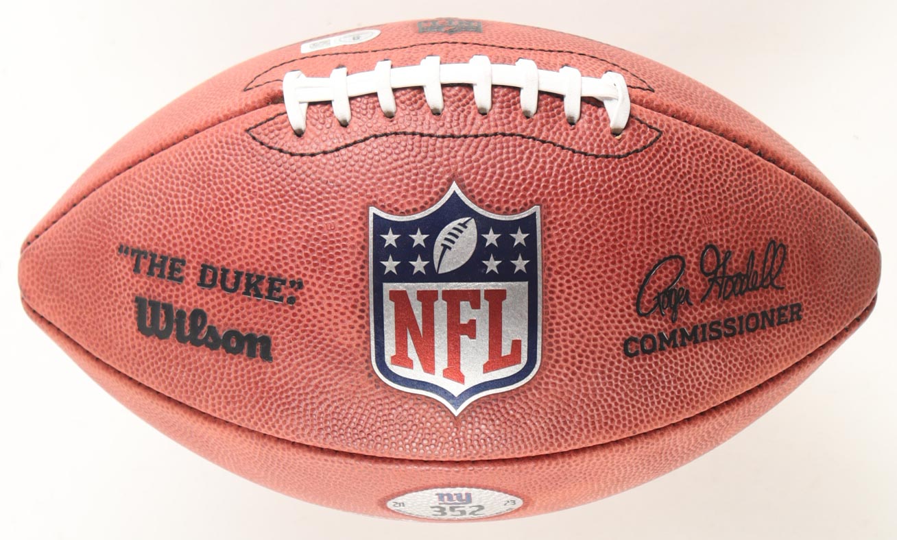 Saquon Barkley Signed Official NFL "The Duke" Football (Beckett) at PristineAuction.com Saquon Barkley Signed Official NFL "The Duke" Football (Beckett) at PristineAuction.com