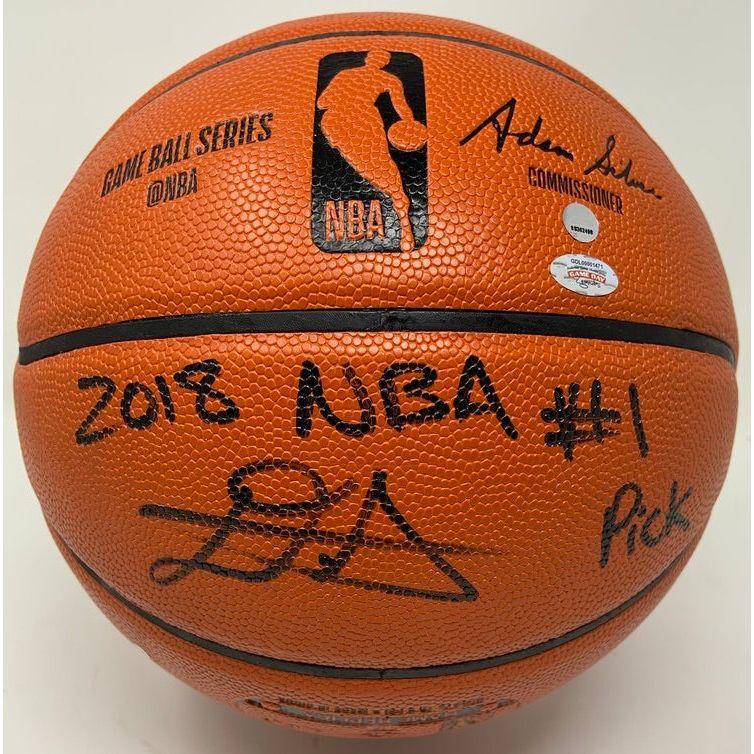Deandre Ayton Signed LE NBA Basketball Inscribed "2018 NBA #1 Pick" (Game Day Legends & Steiner) at PristineAuction.com Deandre Ayton Signed LE NBA Basketball Inscribed "2018 NBA #1 Pick" (Game Day Legends & Steiner) at PristineAuction.com