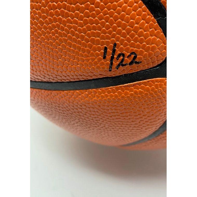 Deandre Ayton Signed LE NBA Basketball Inscribed "2018 NBA #1 Pick" (Game Day Legends & Steiner) at PristineAuction.com Deandre Ayton Signed LE NBA Basketball Inscribed "2018 NBA #1 Pick" (Game Day Legends & Steiner) at PristineAuction.com