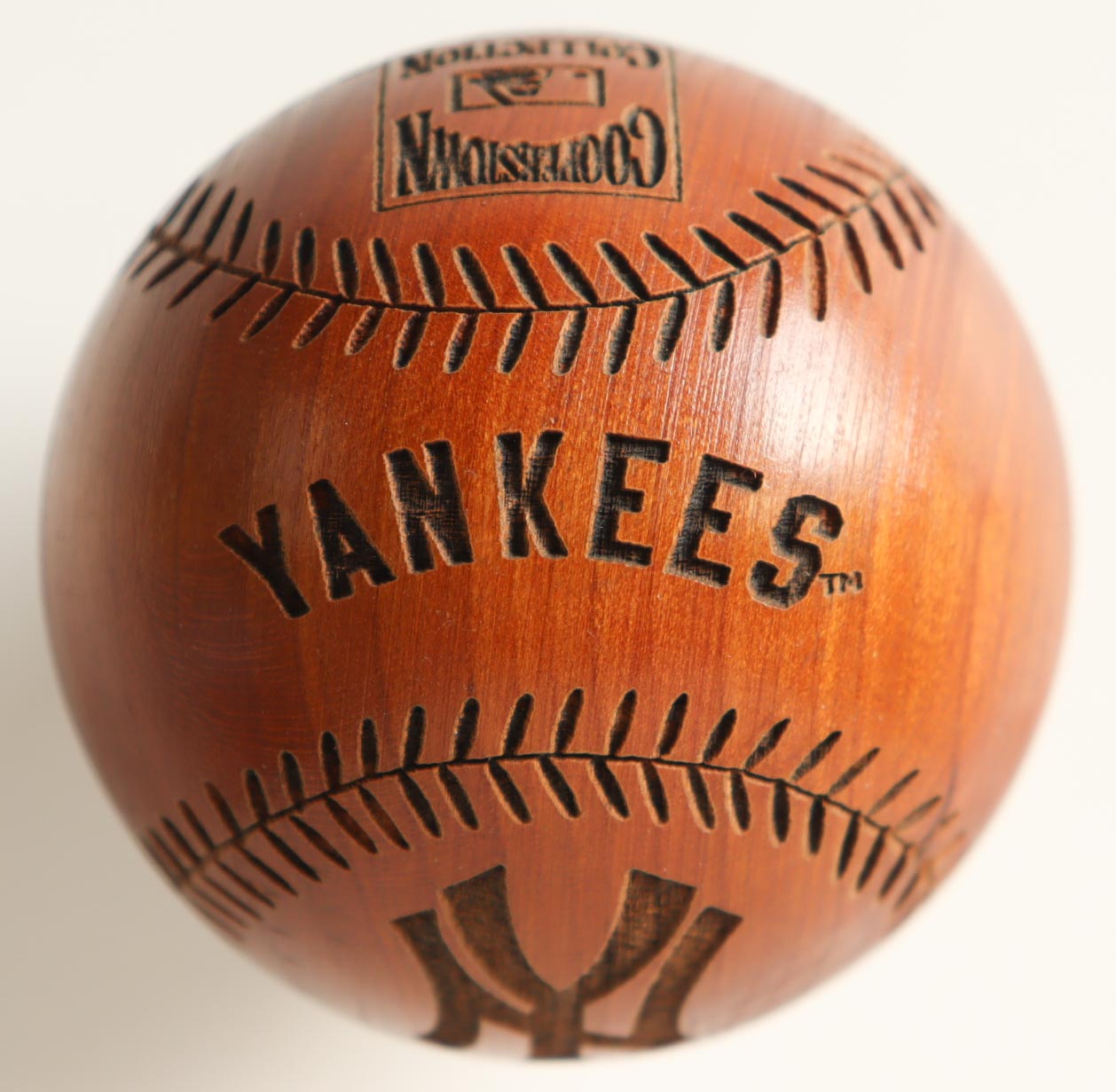 Vintage LE New York Yankees Carved Wooden Baseball with Display Case at PristineAuction.com Vintage LE New York Yankees Carved Wooden Baseball with Display Case at PristineAuction.com