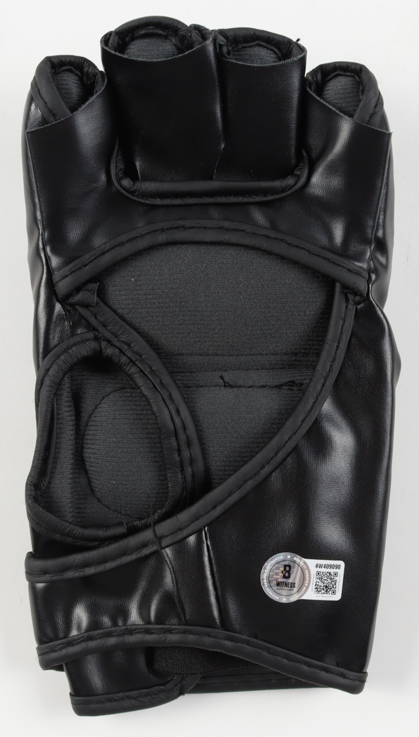 Raúl Rosas Jr. Signed MMA Custom Mexico Glove (Beckett) at PristineAuction.com Raúl Rosas Jr. Signed MMA Custom Mexico Glove (Beckett) at PristineAuction.com