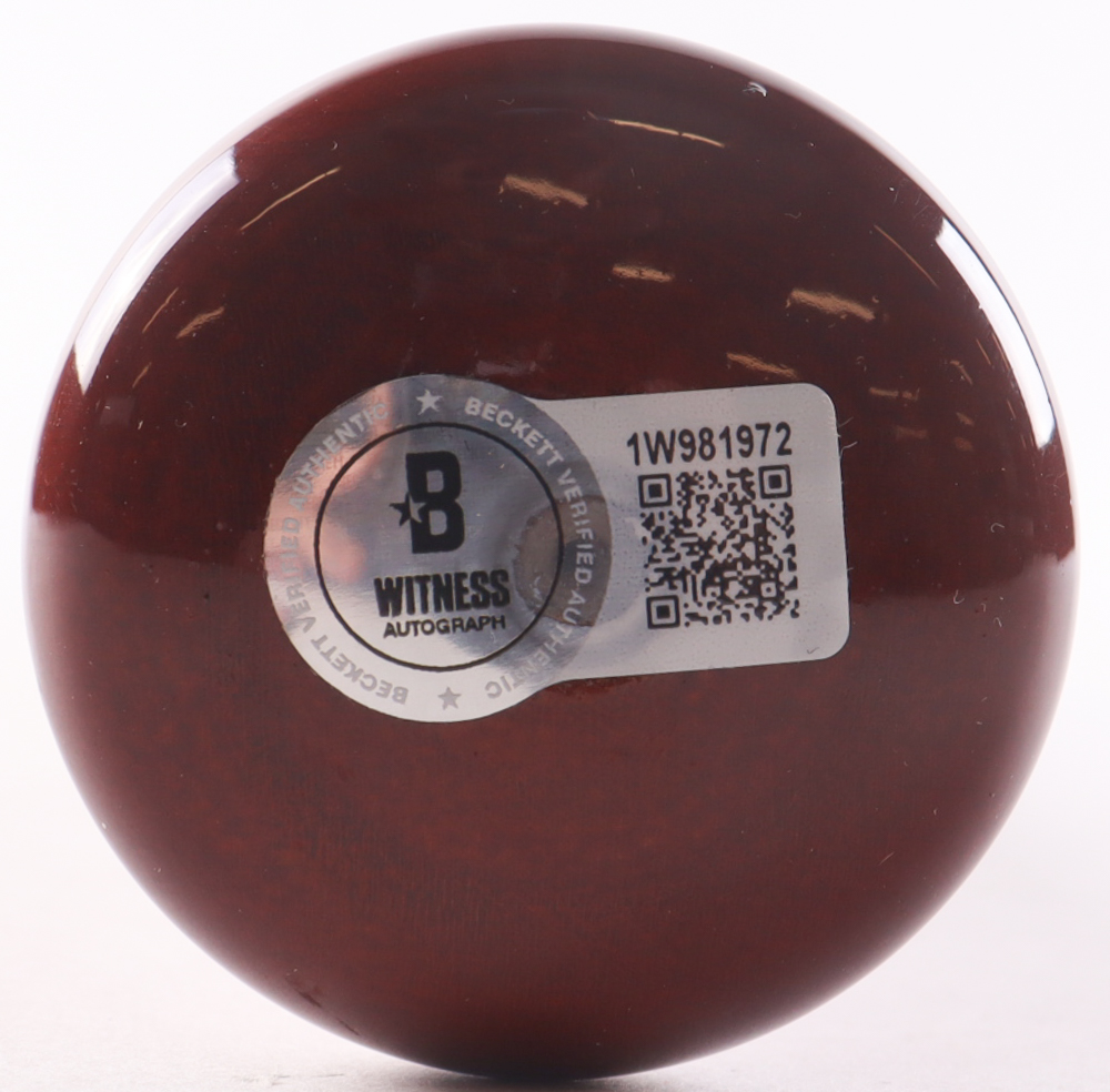 Yordan Alvarez Signed Victus Player Model Baseball Bat Inscribed "19 AL ROY" (Beckett) at PristineAuction.com Yordan Alvarez Signed Victus Player Model Baseball Bat Inscribed "19 AL ROY" (Beckett) at PristineAuction.com