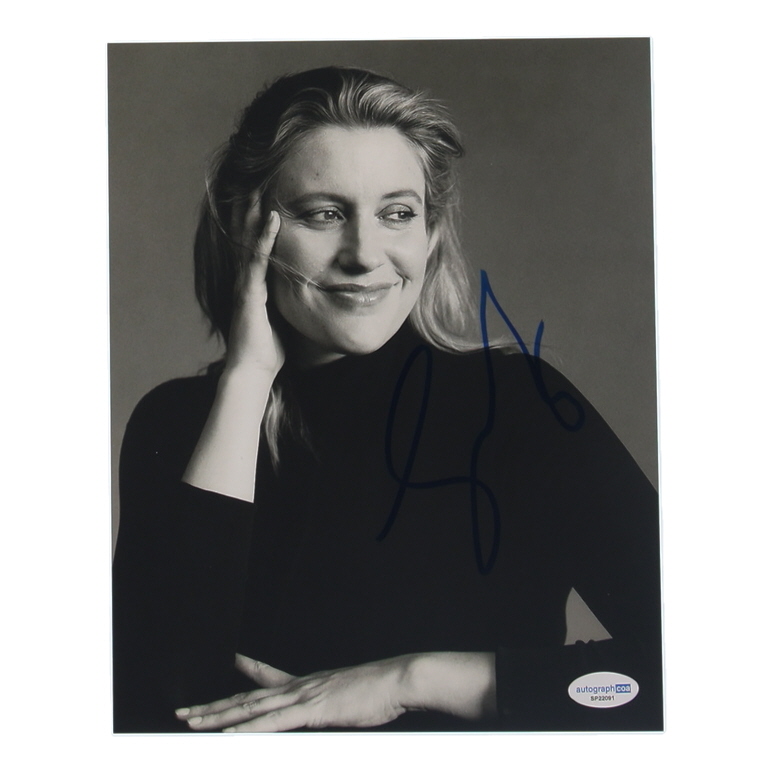 Greta Gerwig Signed 8x10 Photo (ACOA) at PristineAuction.com Greta Gerwig Signed 8x10 Photo (ACOA) at PristineAuction.com