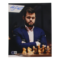 Magnus Carlsen Signed 8x10 Photo (Beckett) at PristineAuction.com