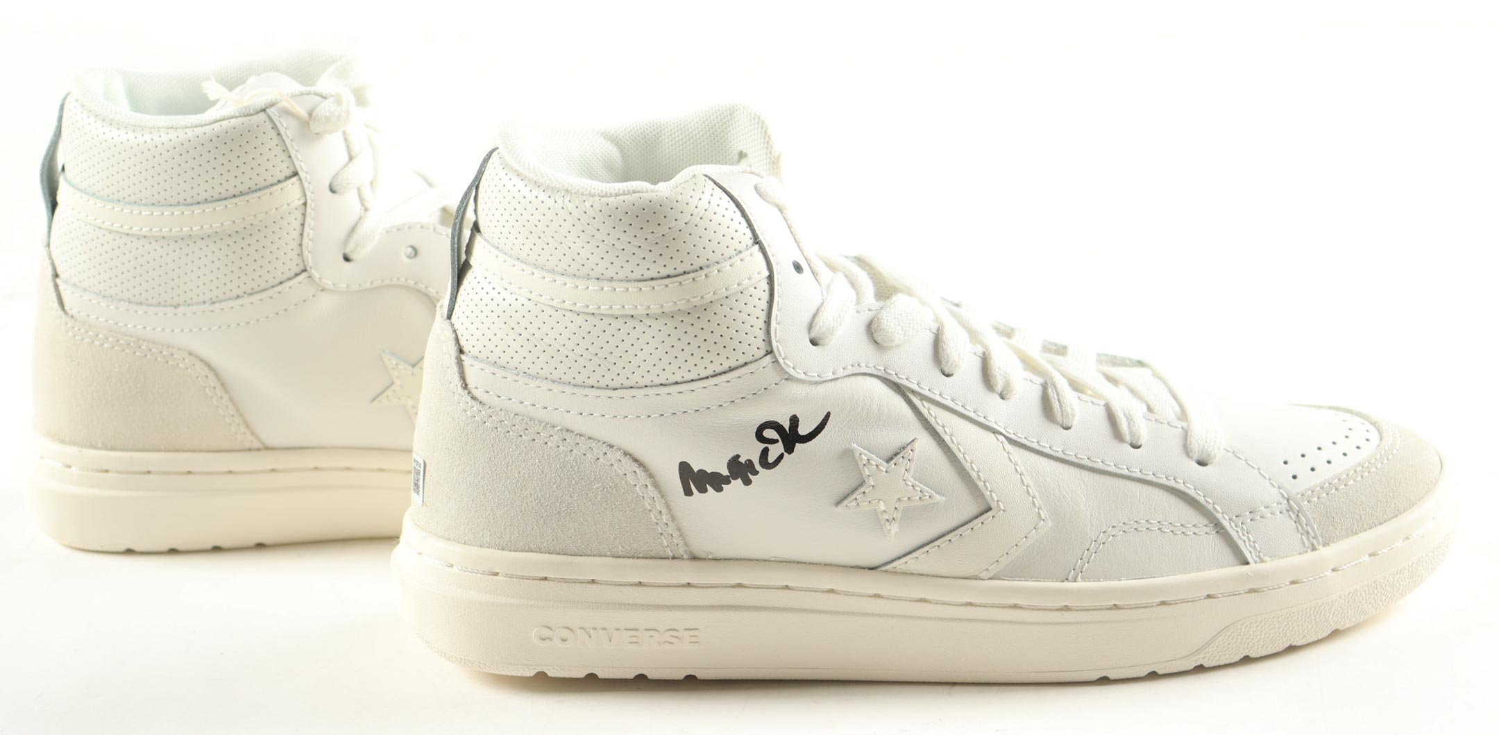 Magic Johnson & Larry Bird Signed Pair of (2) Converse All Star White Leather Basketball Shoes (Beckett & PSA) at PristineAuction.com Magic Johnson & Larry Bird Signed Pair of (2) Converse All Star White Leather Basketball Shoes (Beckett & PSA) at PristineAuction.com