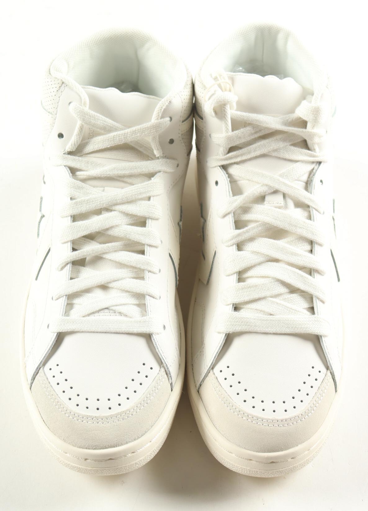 Magic Johnson & Larry Bird Signed Pair of (2) Converse All Star White Leather Basketball Shoes (Beckett & PSA) at PristineAuction.com Magic Johnson & Larry Bird Signed Pair of (2) Converse All Star White Leather Basketball Shoes (Beckett & PSA) at PristineAuction.com