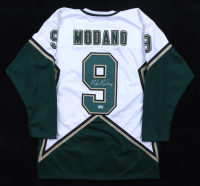 Mike Modano Signed Jersey (Beckett) at PristineAuction.com