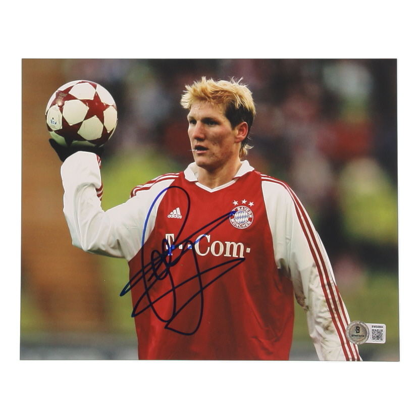 Bastian Schweinsteiger Signed 8x10 Photo (Beckett) at PristineAuction.com Bastian Schweinsteiger Signed 8x10 Photo (Beckett) at PristineAuction.com