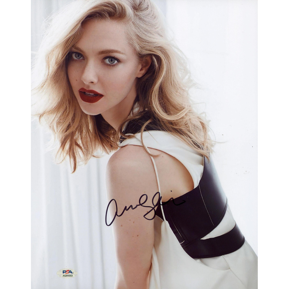 Amanda Seyfried Signed 11x14 Photo (PSA) | Pristine Auction