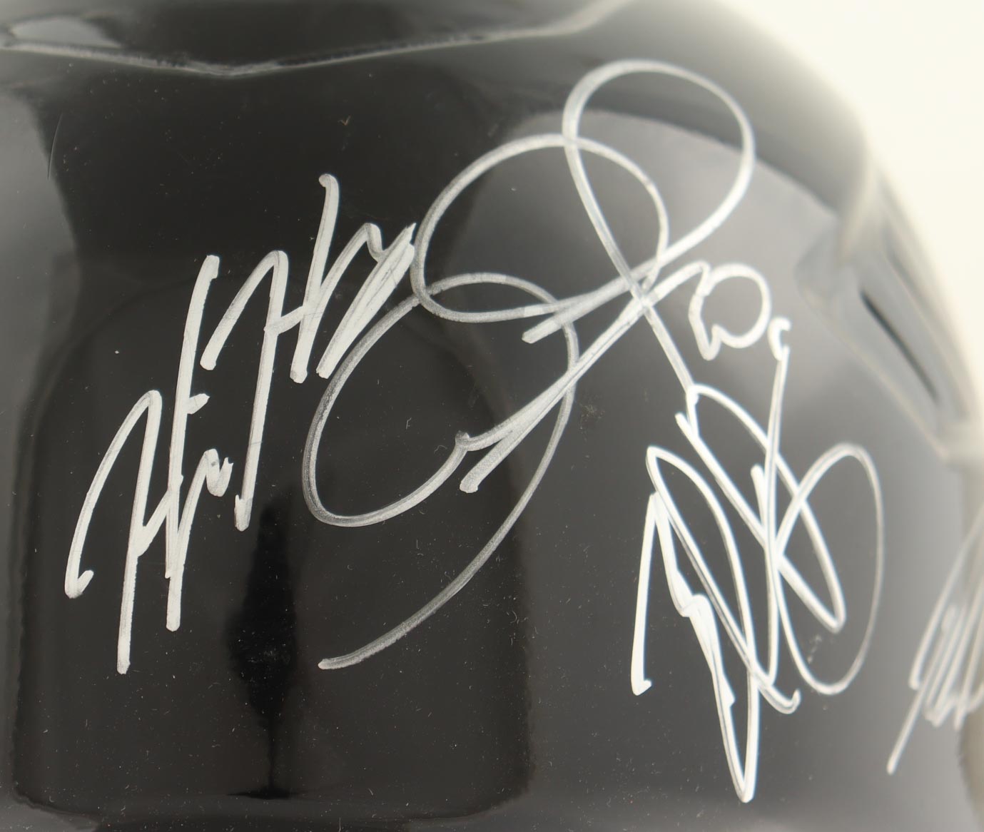 2015 Orioles | Full-Size Authentic Batting Helmet Team-Signed by (21) with Ryan Flaherty, Jonathan Schoop, JJ Hardy (JSA) at PristineAuction.com 2015 Orioles | Full-Size Authentic Batting Helmet Team-Signed by (21) with Ryan Flaherty, Jonathan Schoop, JJ Hardy (JSA) at PristineAuction.com