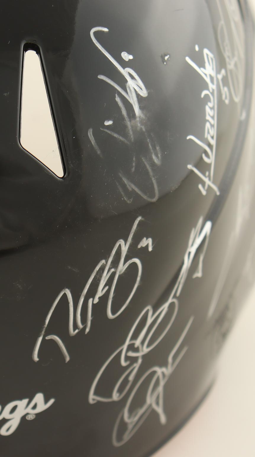 2015 Orioles | Full-Size Authentic Batting Helmet Team-Signed by (21) with Ryan Flaherty, Jonathan Schoop, JJ Hardy (JSA) at PristineAuction.com 2015 Orioles | Full-Size Authentic Batting Helmet Team-Signed by (21) with Ryan Flaherty, Jonathan Schoop, JJ Hardy (JSA) at PristineAuction.com