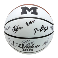 2025-26 Michigan Wolverines Logo Basketball Team-Signed By (8) with Yaxel Lendeborg, L.J. Cason, Elliot Cadeau (JSA) at PristineAuction.com