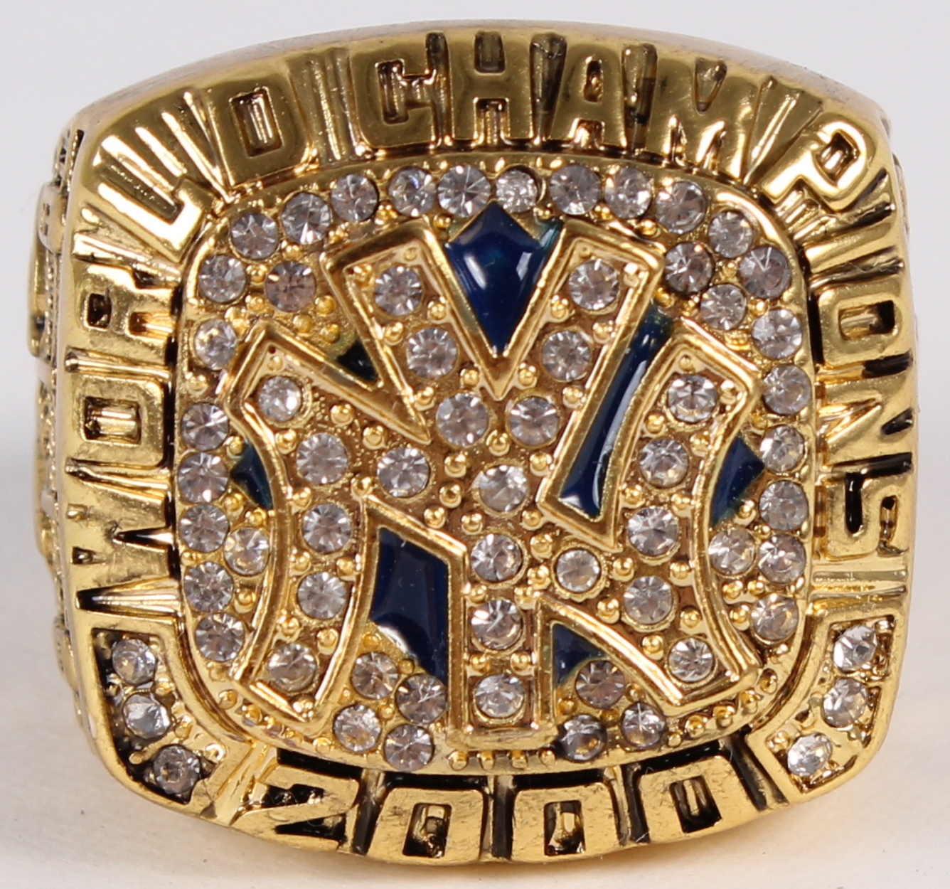 Derek Jeter New York Yankees High Quality Replica 2000 World Series Ring at PristineAuction.com Derek Jeter New York Yankees High Quality Replica 2000 World Series Ring at PristineAuction.com