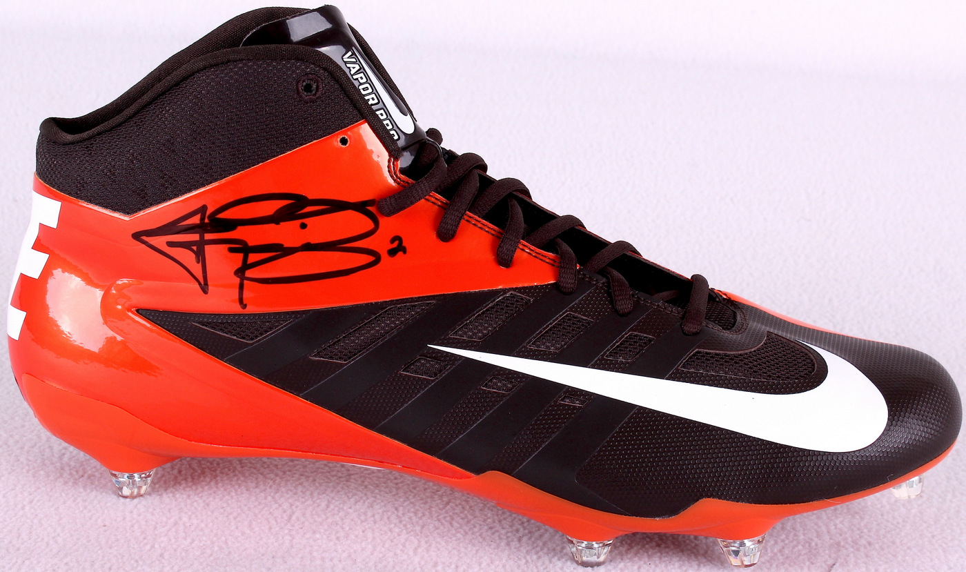 Johnny Manziel Signed Browns Nike Shoe (TSE Hologram) at PristineAuction.com Johnny Manziel Signed Browns Nike Shoe (TSE Hologram) at PristineAuction.com