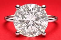 4.08 Carats Lab Grown Diamond Ring G, VVS2 | $6,800 Estimated Retail Value (UGL & IGI Certs) | Round Ideal Cut | Brand New at PristineAuction.com