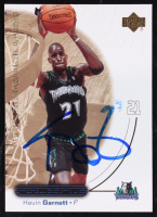 Kevin Garnett Signed 2000-01 Upper Deck Ovation #31 (JSA) at PristineAuction.com