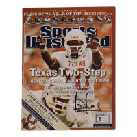 Vince Young Signed 2005 Sports Illustrated Magazine (Beckett) at PristineAuction.com