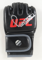 Alex Pereira Signed UFC Glove (Beckett) at PristineAuction.com