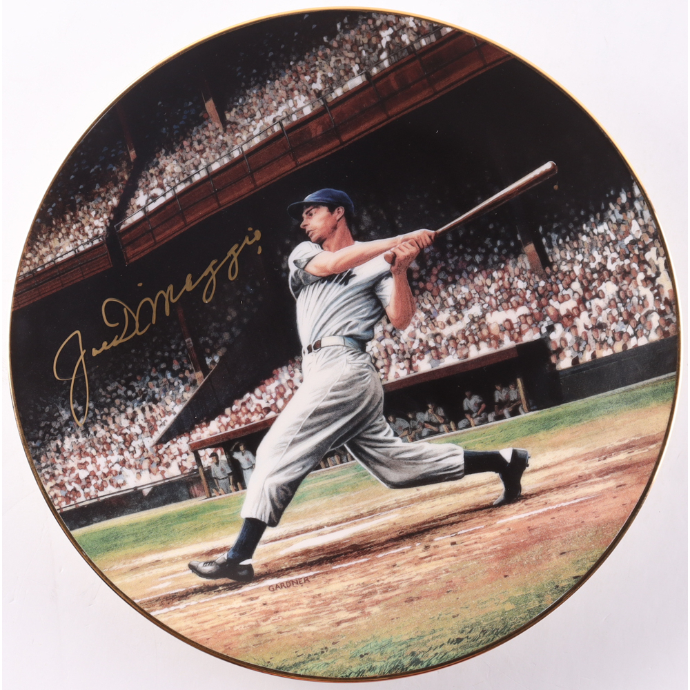 Joe Dimaggio Signed 1993 LE Bradford Exchange "Joe Dimaggio: The Streak" Collectible Plate (Beckett) at PristineAuction.com