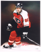 Eric Lindros Signed Flyers 11x14 Photo Inscribed "HOF 16" (JSA) at PristineAuction.com