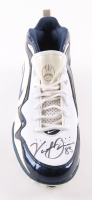 Vincent Jackson Signed Nike Football Cleat (JSA) at PristineAuction.com