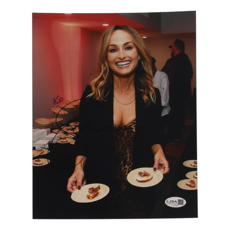 Giada De Laurentiis Signed 8x10 Photo Inscribed "XO" (JSA) at PristineAuction.com Giada De Laurentiis Signed 8x10 Photo Inscribed "XO" (JSA) at PristineAuction.com