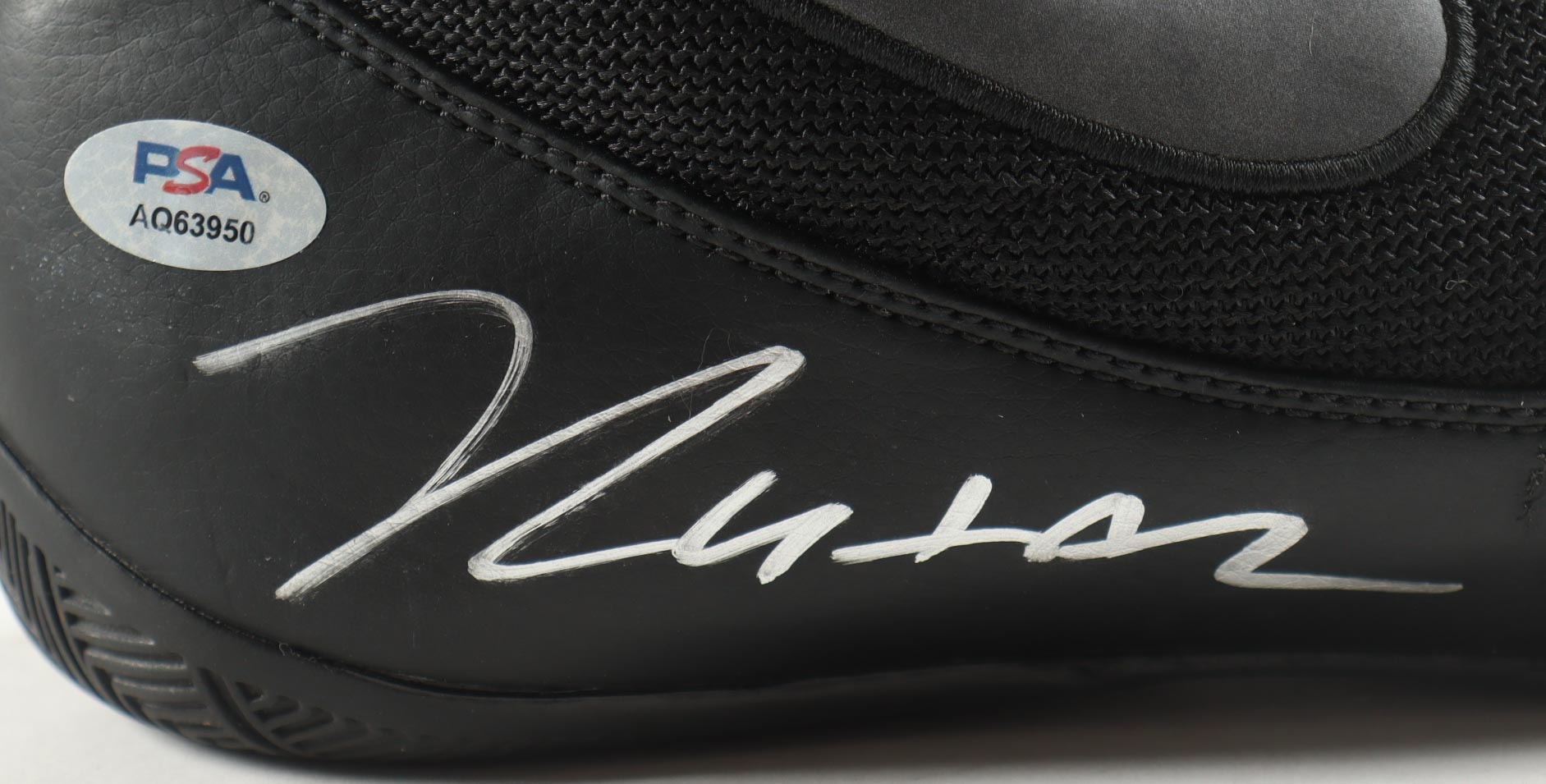 Julio Cesar Chavez Signed Nike Boxing Boot with Display Case (PSA) at PristineAuction.com Julio Cesar Chavez Signed Nike Boxing Boot with Display Case (PSA) at PristineAuction.com