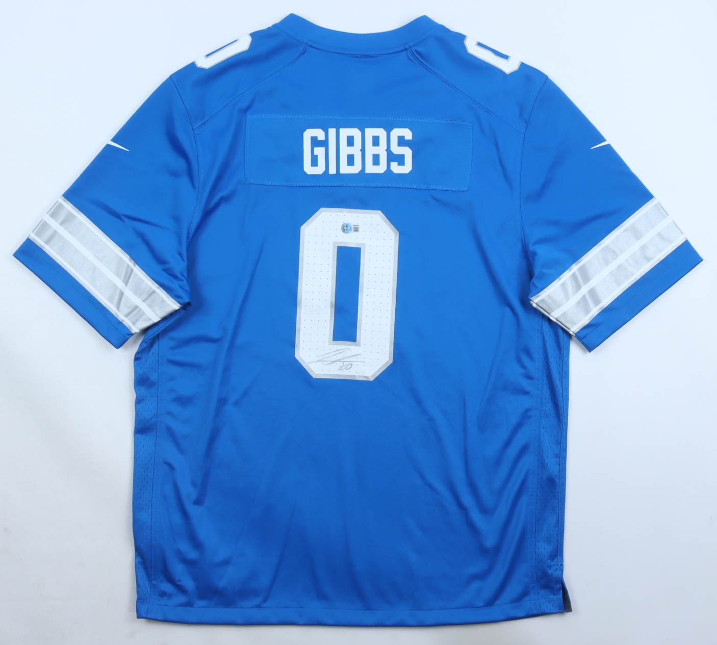 Jahmyr Gibbs Signed Lions Nike Authentic Jersey (Beckett) at PristineAuction.com Jahmyr Gibbs Signed Lions Nike Authentic Jersey (Beckett) at PristineAuction.com