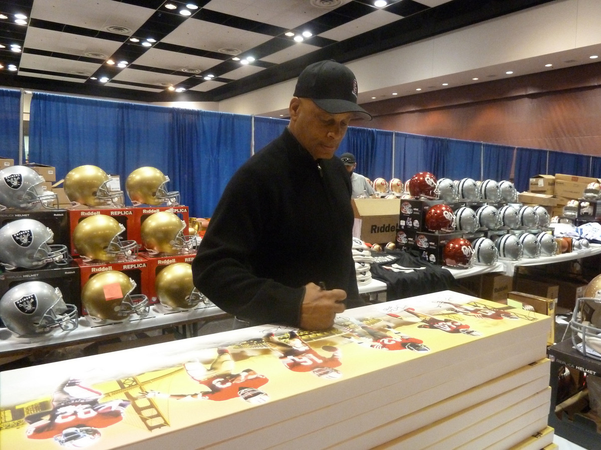 49ers Legends 14x48 "Dynasty" Canvas Signed by (6) with Joe Montana, Jerry Rice, Roger Craig, Ronnie Lott, John Taylor & Dwight Clark (Player Holograms & JSA COA) at PristineAuction.com 49ers Legends 14x48 "Dynasty" Canvas Signed by (6) with Joe Montana, Jerry Rice, Roger Craig, Ronnie Lott, John Taylor & Dwight Clark (Player Holograms & JSA COA) at PristineAuction.com