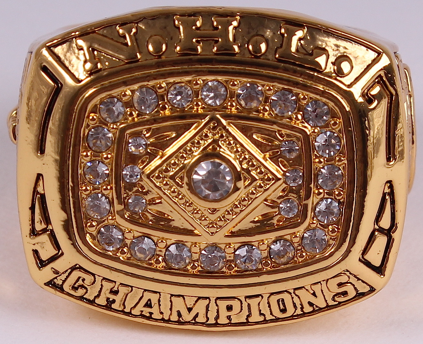Yvan Cournoyer Montreal Canadiens High Quality Replica 1978 Stanley Cup Championship Ring at PristineAuction.com Yvan Cournoyer Montreal Canadiens High Quality Replica 1978 Stanley Cup Championship Ring at PristineAuction.com