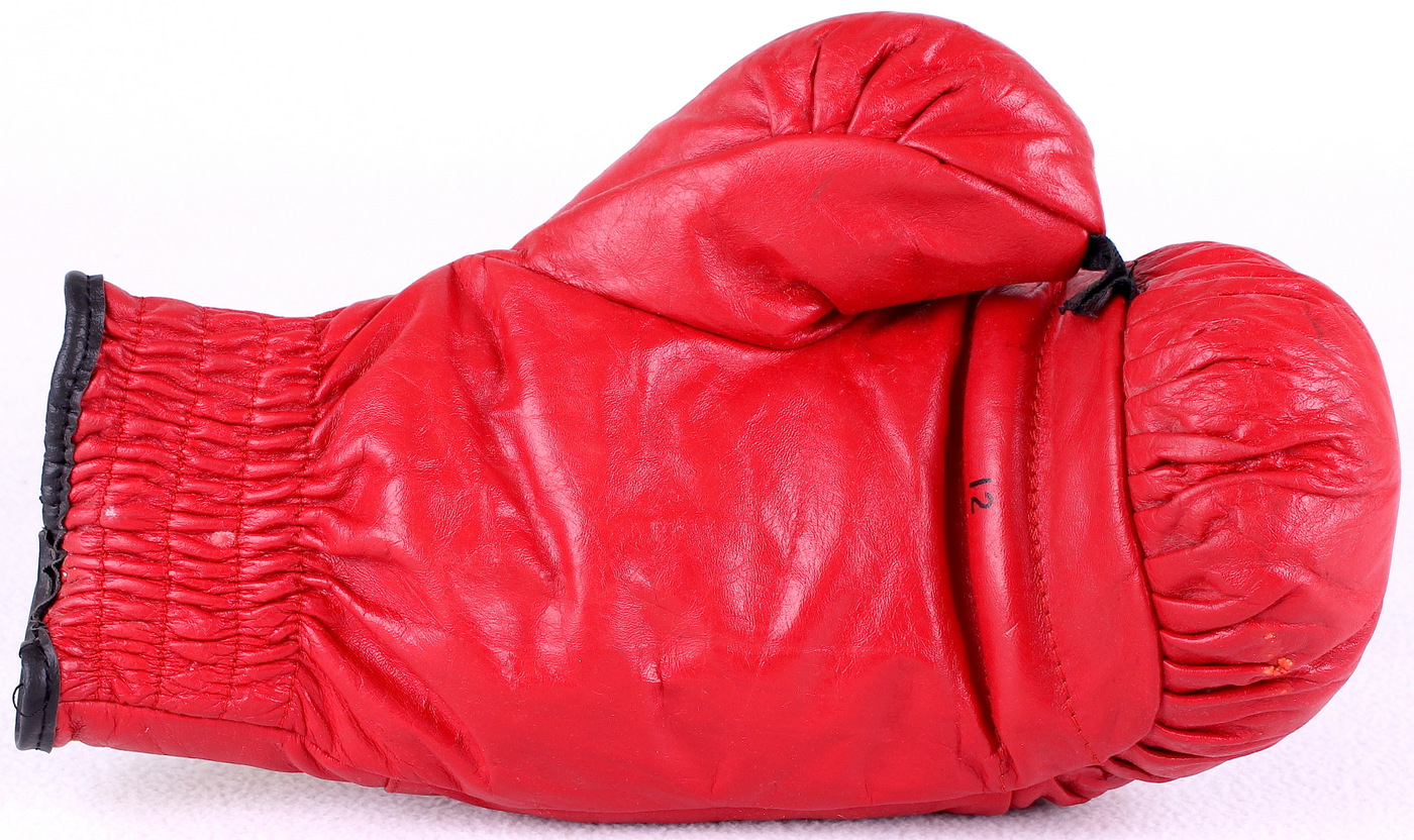 Marvelous Marvin Hagler Signed Everlast Boxing Glove with Display Case (PSA COA) at PristineAuction.com Marvelous Marvin Hagler Signed Everlast Boxing Glove with Display Case (PSA COA) at PristineAuction.com