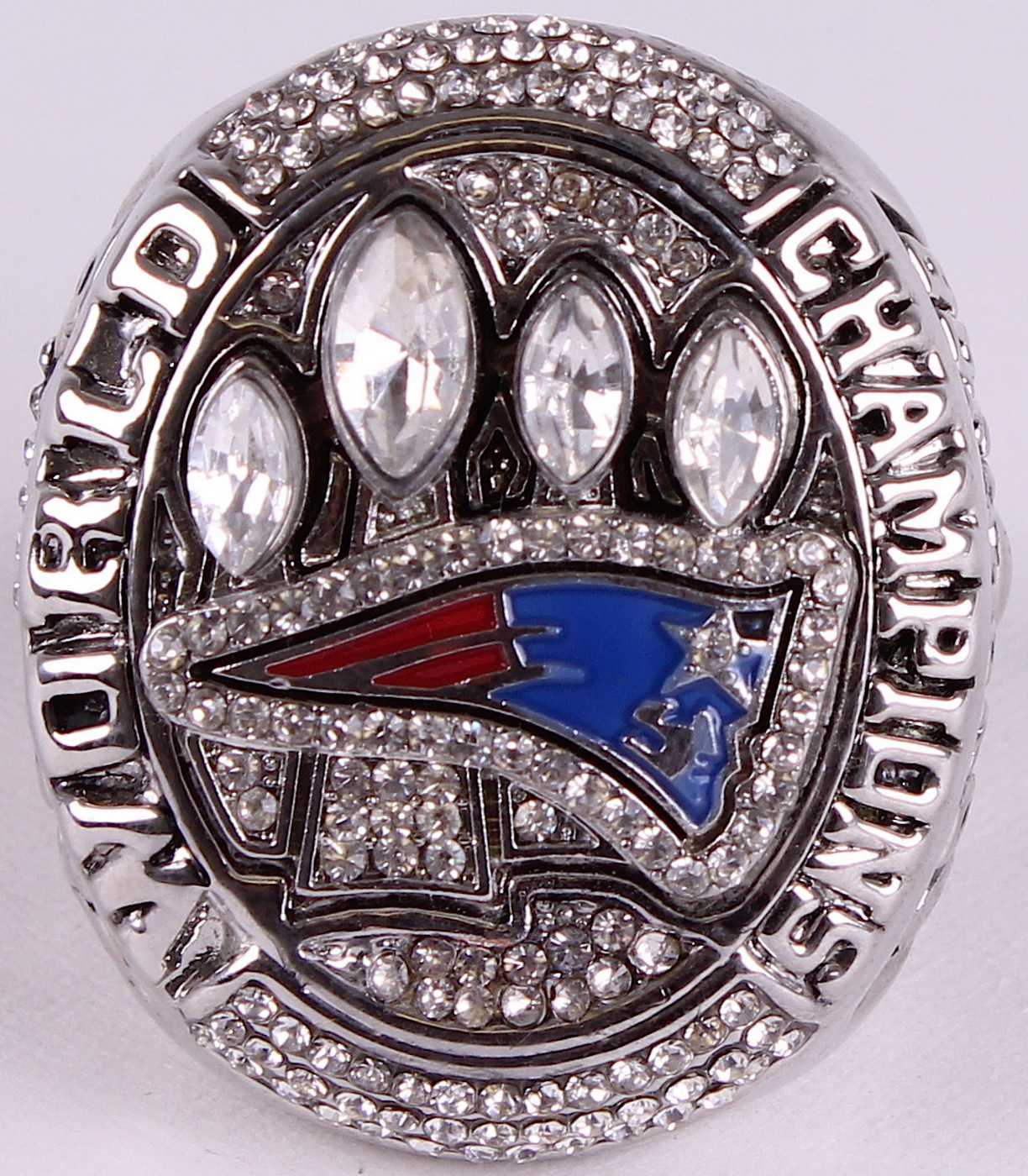 Tom Brady New England Patriots High Quality Replica 2014 Super Bowl XLIX Ring at PristineAuction.com Tom Brady New England Patriots High Quality Replica 2014 Super Bowl XLIX Ring at PristineAuction.com